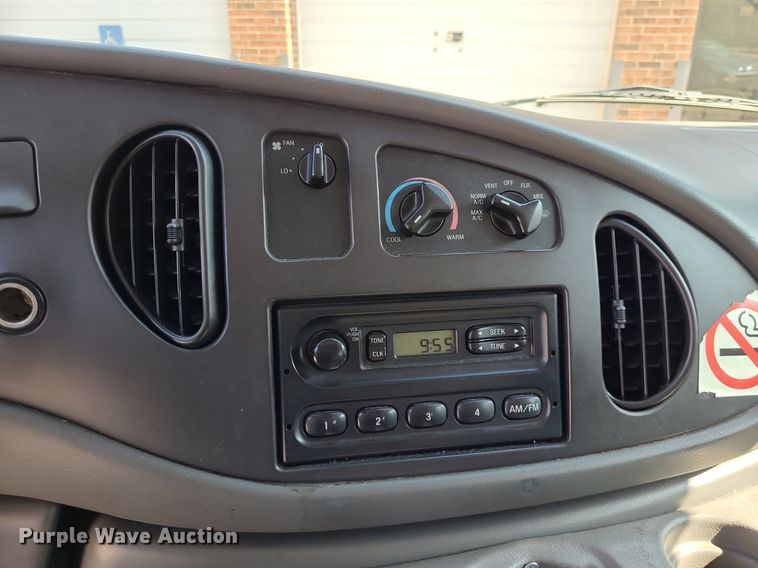 image for item NX9598 2006 Ford E250  van