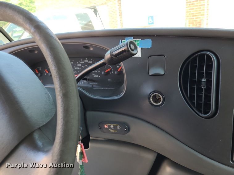 image for item NX9598 2006 Ford E250  van