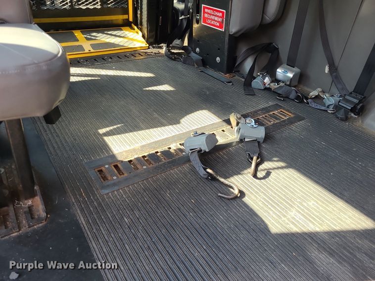 image for item NX9598 2006 Ford E250  van