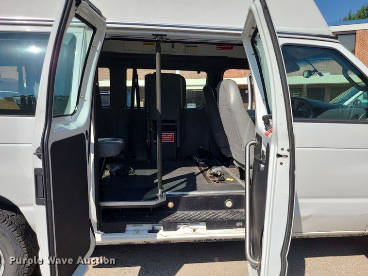 image for item NX9598 2006 Ford E250  van