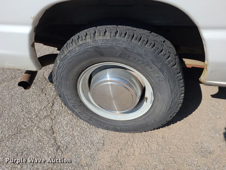 image for item NX9598 2006 Ford E250  van