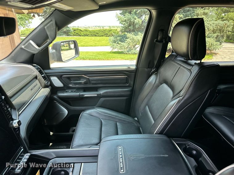 image for item NY9240 2019 Dodge Ram 1500 Limited  Crew Cab pickup truck