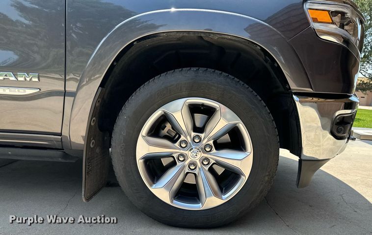 image for item NY9240 2019 Dodge Ram 1500 Limited  Crew Cab pickup truck