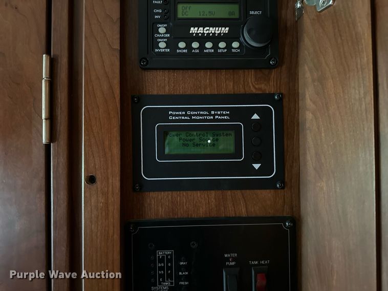 image for item OC9014 2014 Forest River Charleston  RV