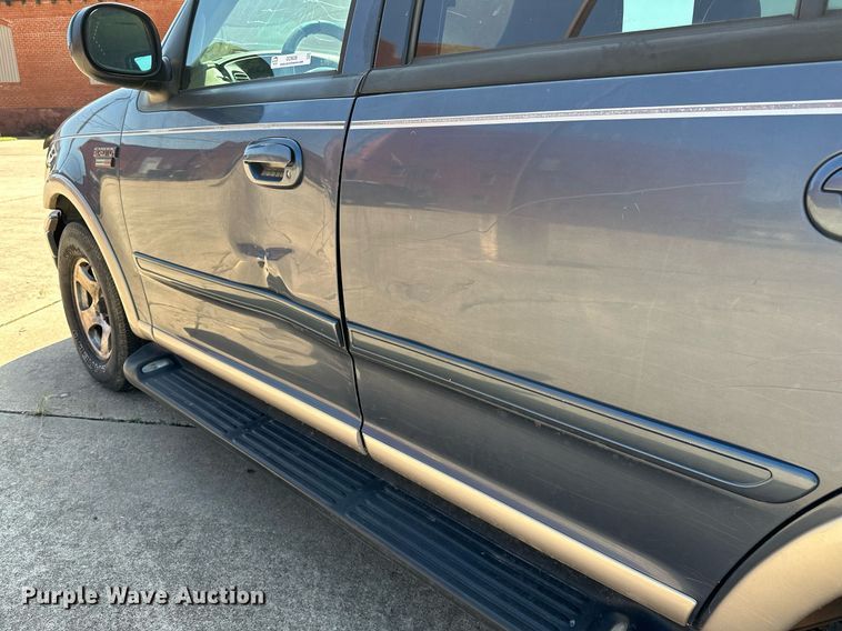 image for item OC9026 1999 Ford Expedition  SUV