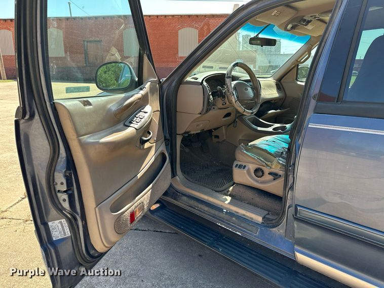 image for item OC9026 1999 Ford Expedition  SUV
