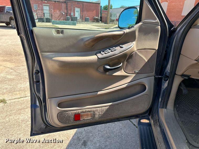 image for item OC9026 1999 Ford Expedition  SUV