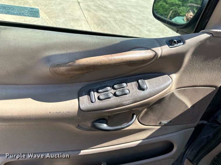 image for item OC9026 1999 Ford Expedition  SUV