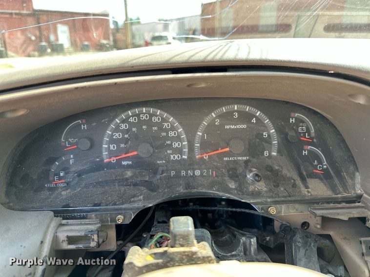 image for item OC9026 1999 Ford Expedition  SUV