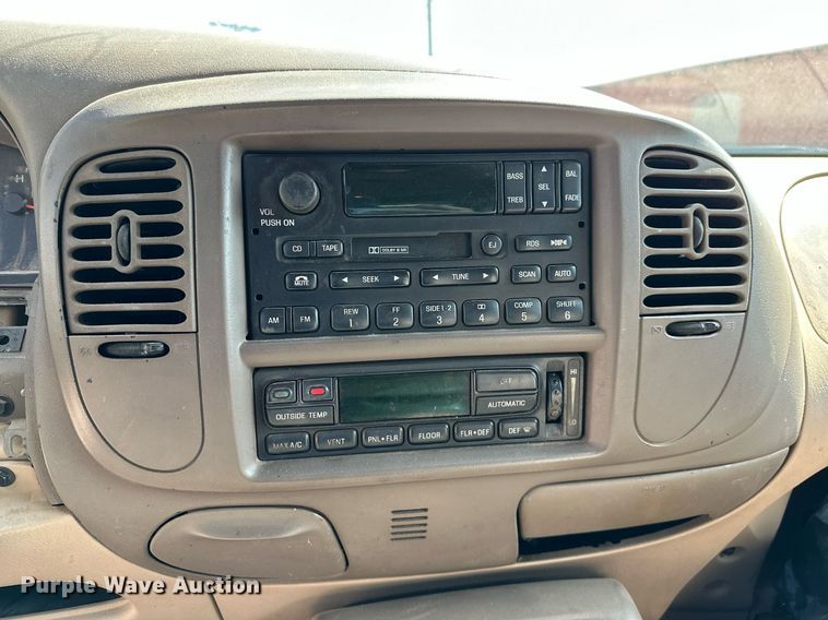 image for item OC9026 1999 Ford Expedition  SUV