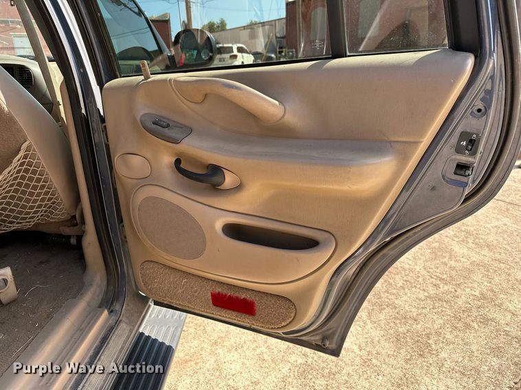 image for item OC9026 1999 Ford Expedition  SUV