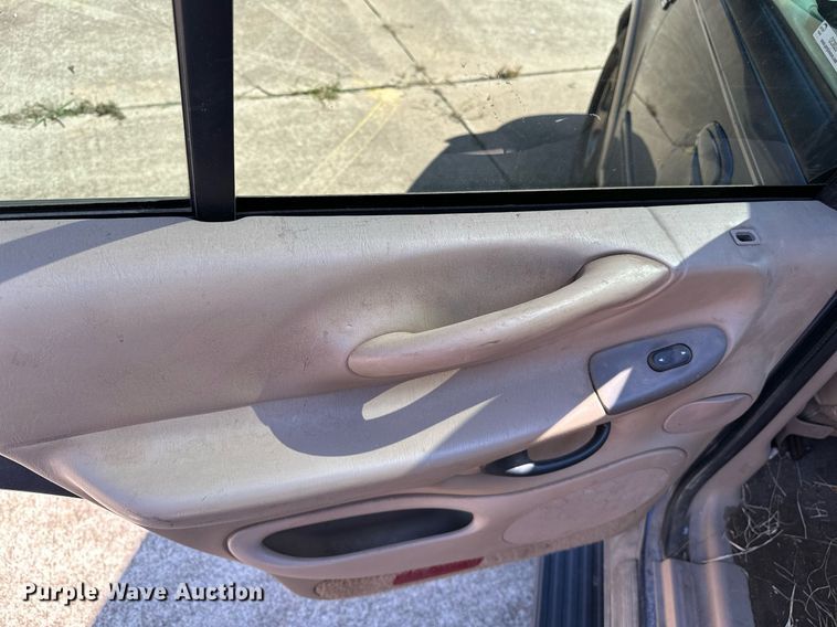 image for item OC9026 1999 Ford Expedition  SUV