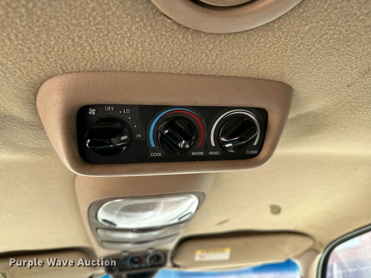 image for item OC9026 1999 Ford Expedition  SUV