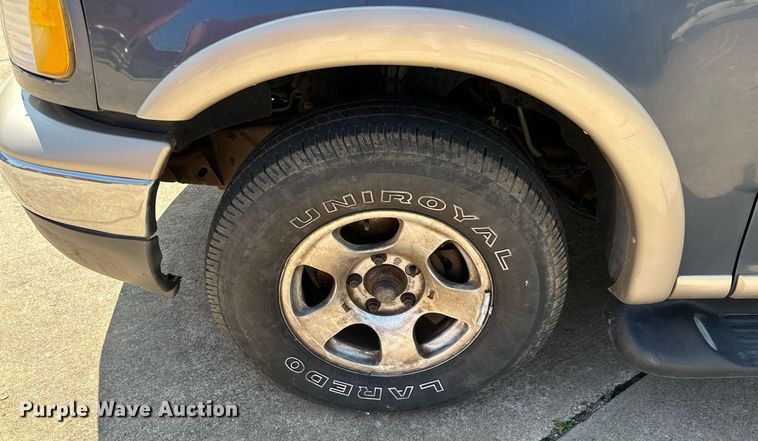 image for item OC9026 1999 Ford Expedition  SUV