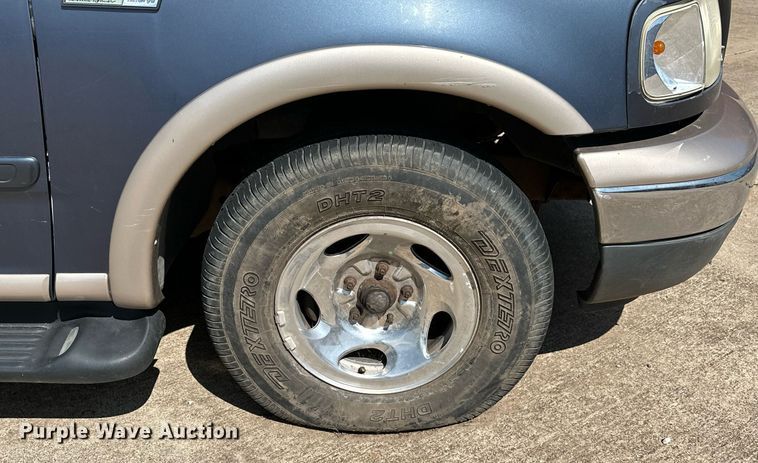 image for item OC9026 1999 Ford Expedition  SUV