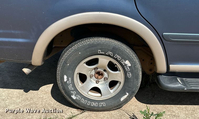 image for item OC9026 1999 Ford Expedition  SUV