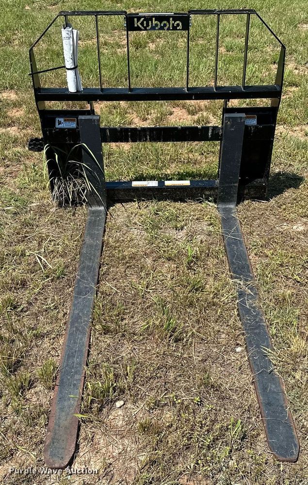 image for item OC9063 Kubota PFL5660  skid steer forks