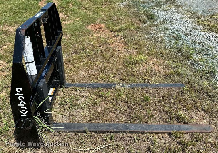 image for item OC9063 Kubota PFL5660  skid steer forks