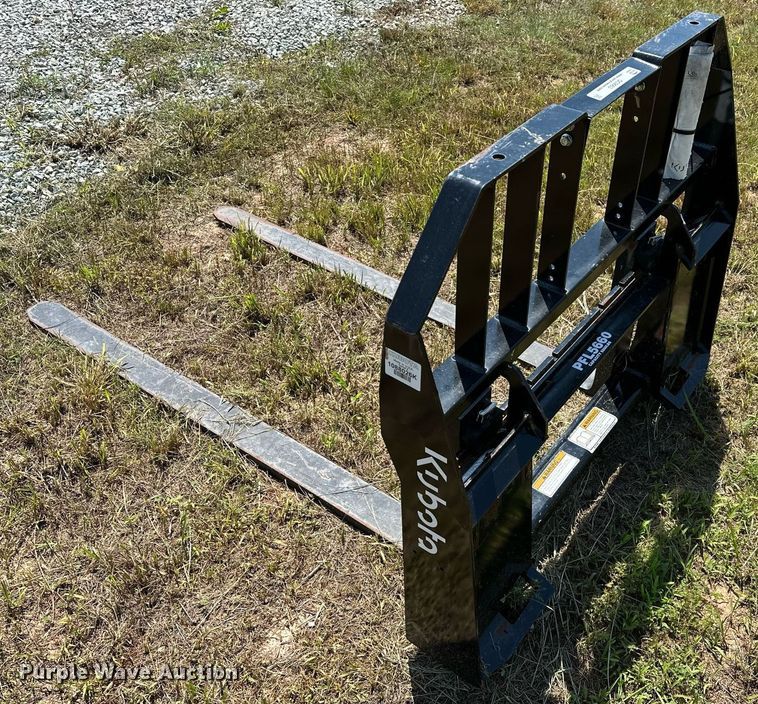 image for item OC9063 Kubota PFL5660  skid steer forks