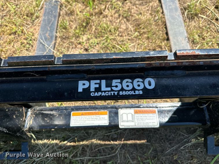 image for item OC9063 Kubota PFL5660  skid steer forks