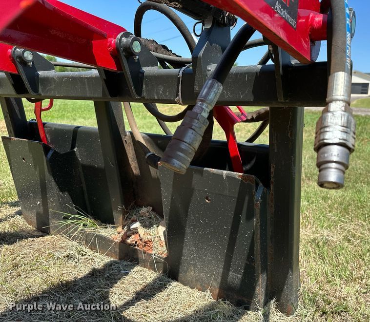 image for item OC9064 2020 Greywolf 1066  skid steer grapple bucket