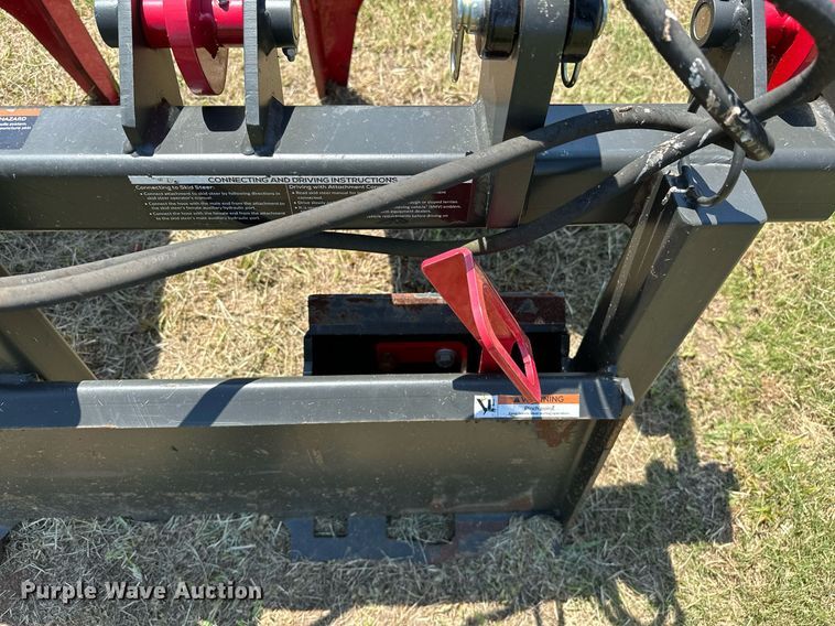 image for item OC9064 2020 Greywolf 1066  skid steer grapple bucket