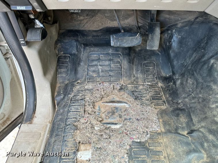 image for item OC9069 2008 Ford F450 Super Duty  SuperCab flatbed truck