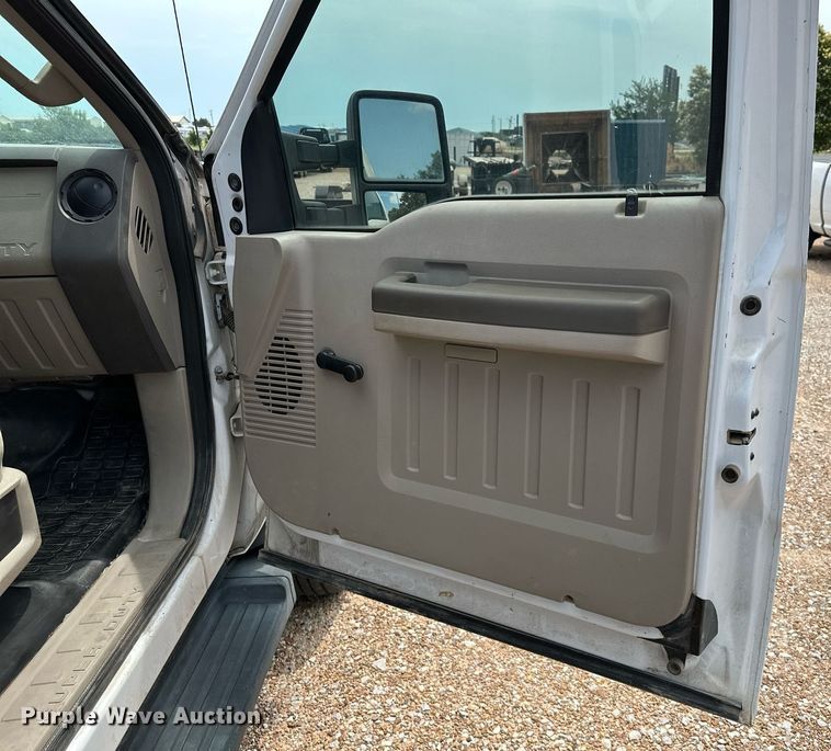 image for item OC9069 2008 Ford F450 Super Duty  SuperCab flatbed truck