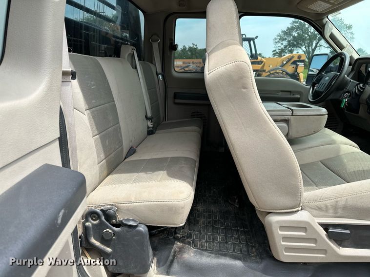 image for item OC9069 2008 Ford F450 Super Duty  SuperCab flatbed truck