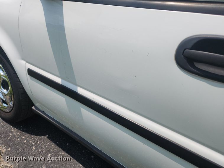 image for item OK9557 2008 Chevrolet Uplander  van