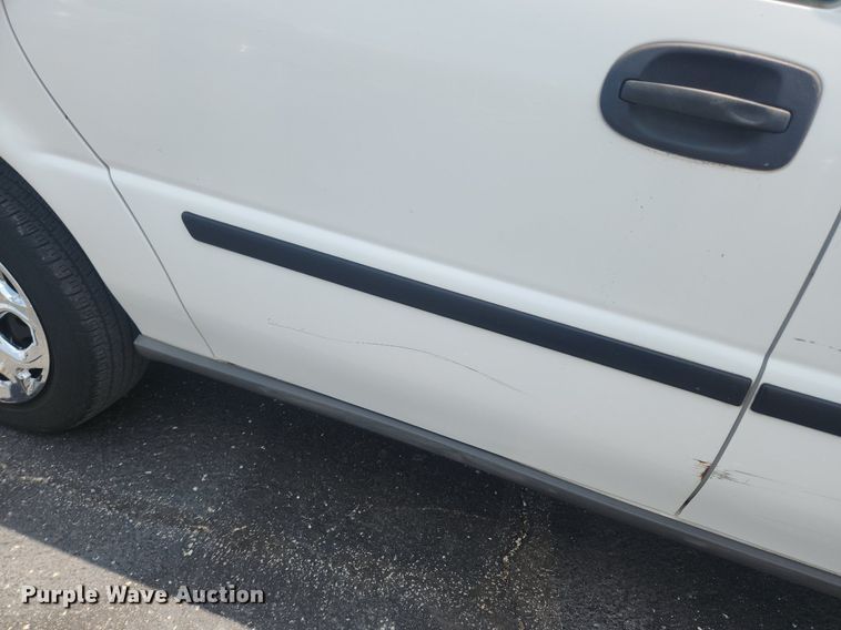 image for item OK9557 2008 Chevrolet Uplander  van