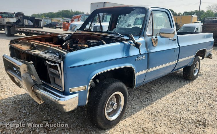 image for item OK9559 1984 GMC K1500 High Sierra  pickup truck