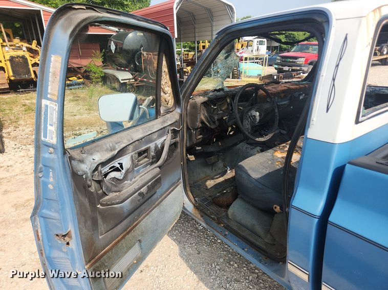 image for item OK9559 1984 GMC K1500 High Sierra  pickup truck