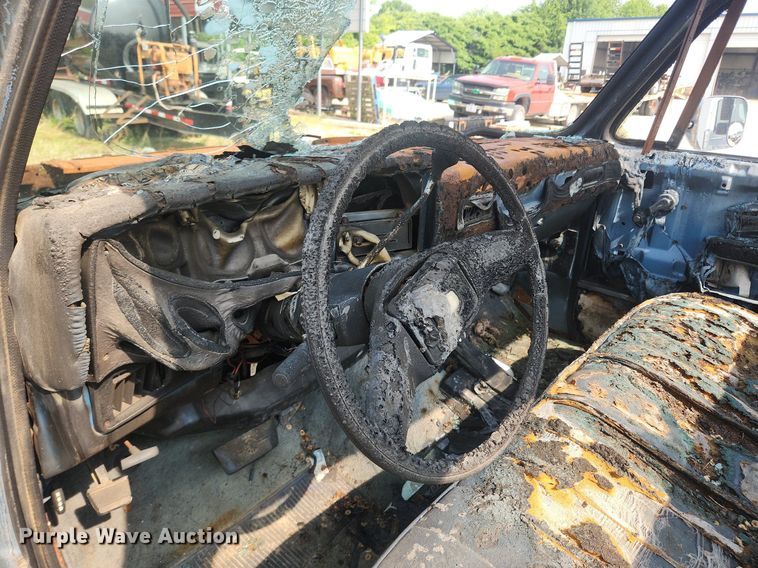 image for item OK9559 1984 GMC K1500 High Sierra  pickup truck