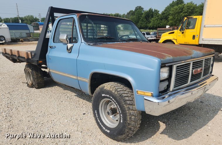 image for item OK9560 1985 GMC K1500  flatbed pickup truck