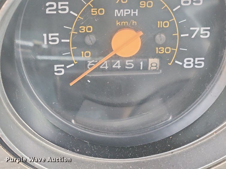 image for item OK9560 1985 GMC K1500  flatbed pickup truck