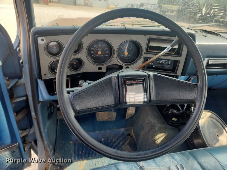 image for item OK9560 1985 GMC K1500  flatbed pickup truck