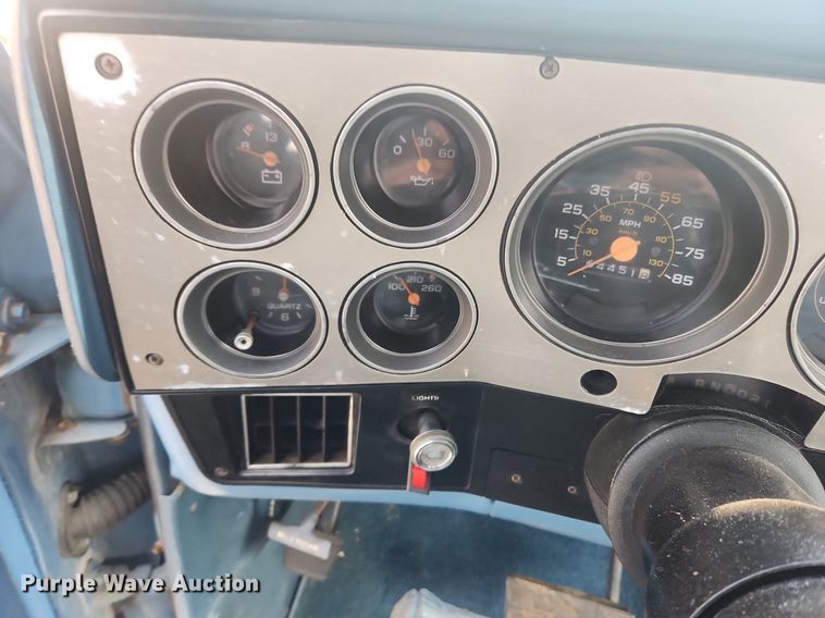 image for item OK9560 1985 GMC K1500  flatbed pickup truck