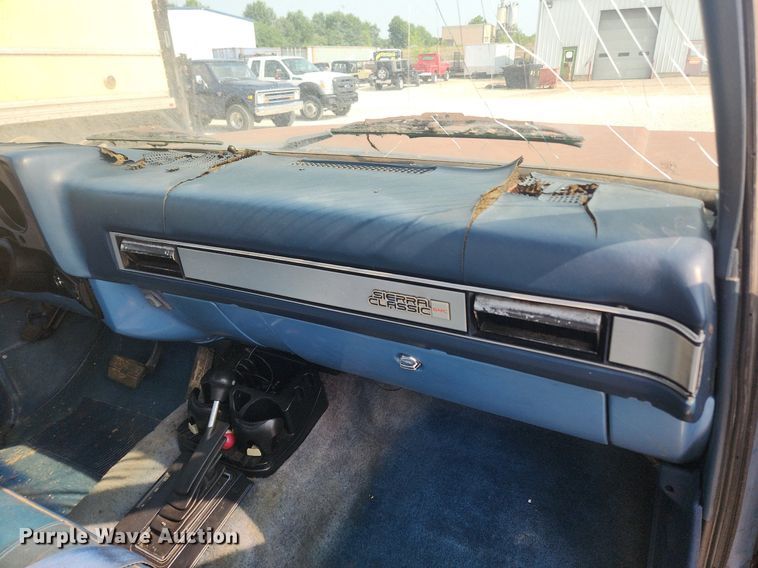 image for item OK9560 1985 GMC K1500  flatbed pickup truck