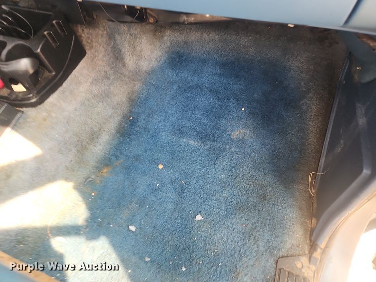 image for item OK9560 1985 GMC K1500  flatbed pickup truck