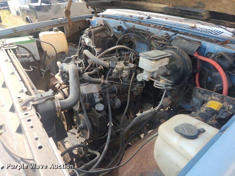 image for item OK9560 1985 GMC K1500  flatbed pickup truck