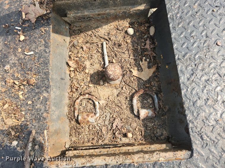 image for item OK9560 1985 GMC K1500  flatbed pickup truck