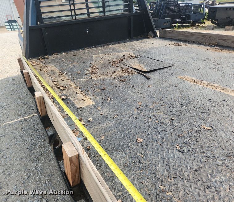 image for item OK9560 1985 GMC K1500  flatbed pickup truck