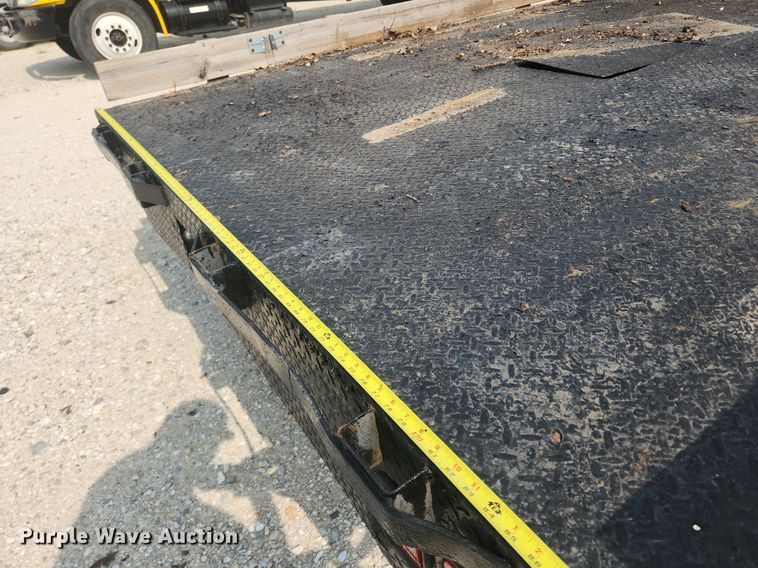 image for item OK9560 1985 GMC K1500  flatbed pickup truck