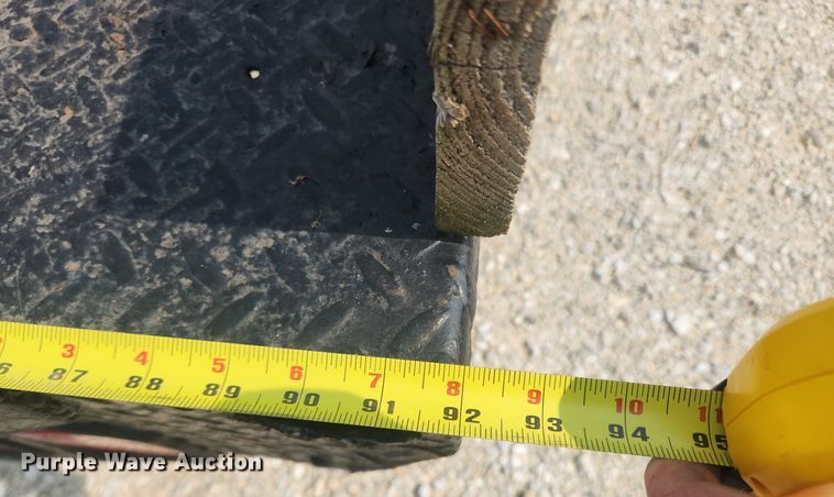 image for item OK9560 1985 GMC K1500  flatbed pickup truck