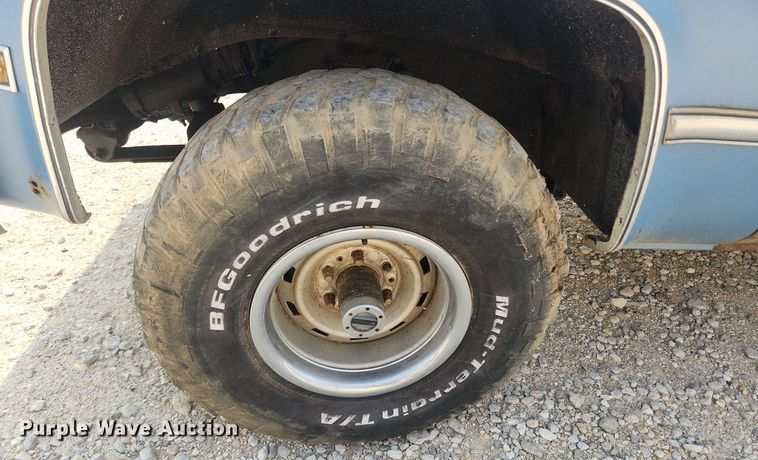 image for item OK9560 1985 GMC K1500  flatbed pickup truck