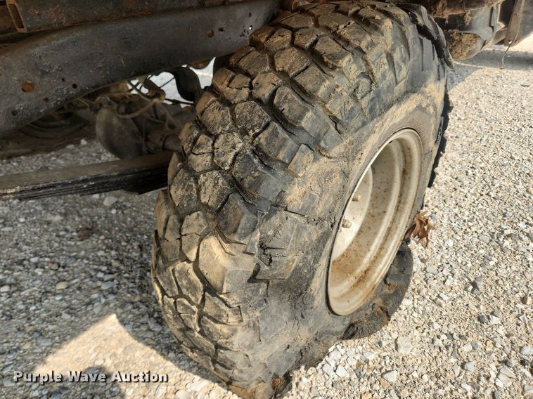 image for item OK9560 1985 GMC K1500  flatbed pickup truck