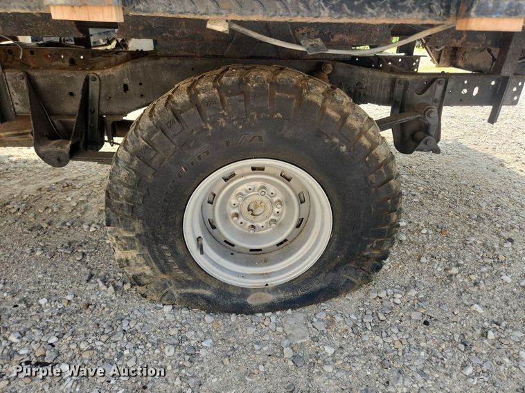 image for item OK9560 1985 GMC K1500  flatbed pickup truck