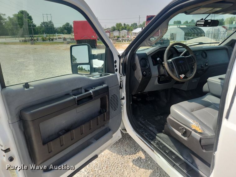 image for item OK9562 2016 Ford F450 Super Duty XL  flatbed truck