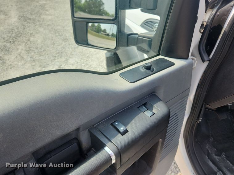 image for item OK9562 2016 Ford F450 Super Duty XL  flatbed truck